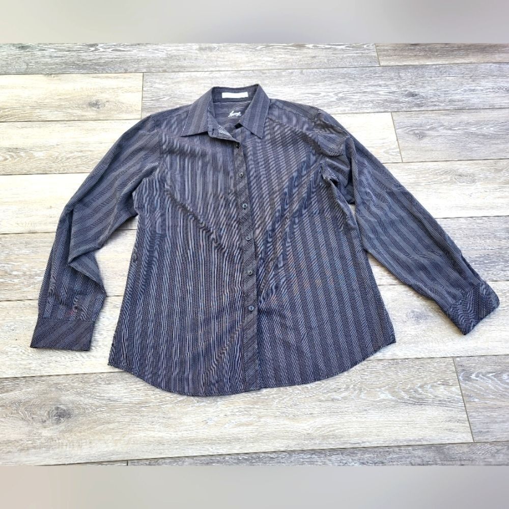 Foxcroft black button down shirt with striped dotted print size 10